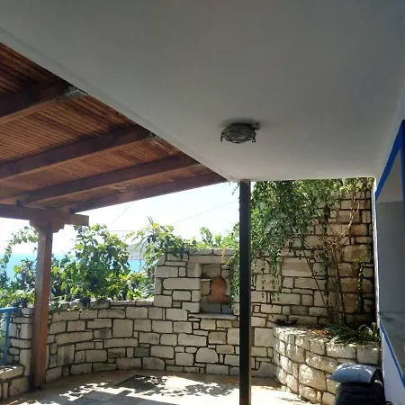 Q Bay * Qëparo
