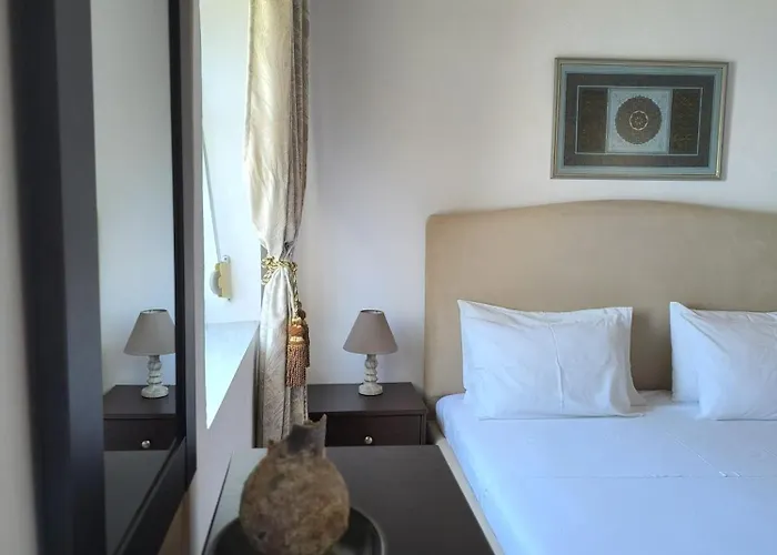 Penzion Q Bay Qëparo