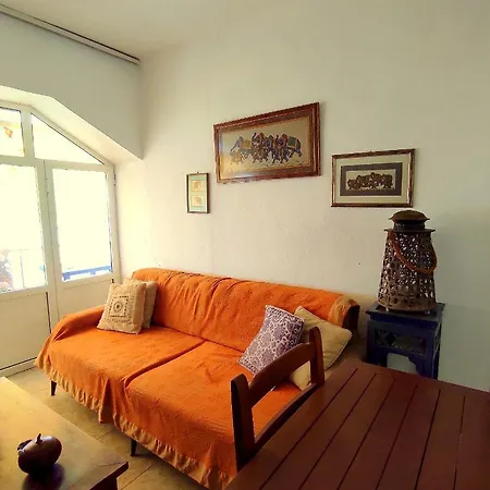 Q Bay Guest house Qeparo