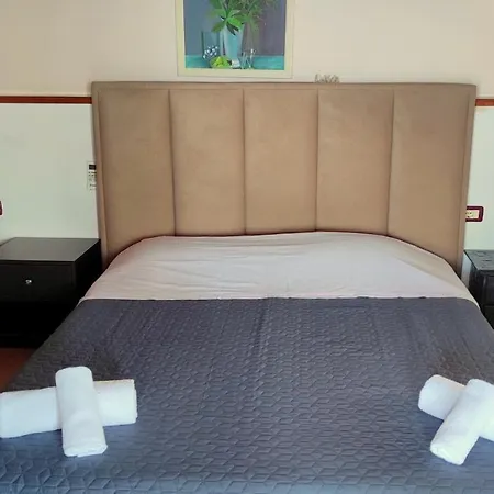 Q Bay Guest house