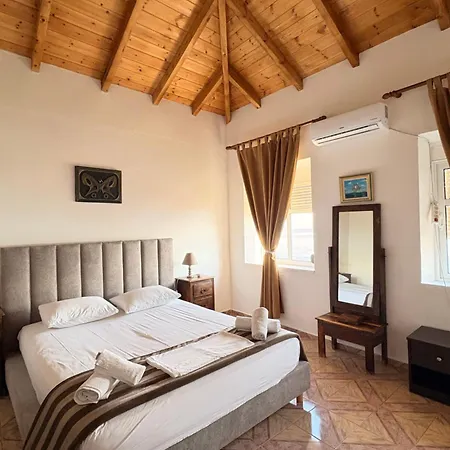 Q Bay Guest house