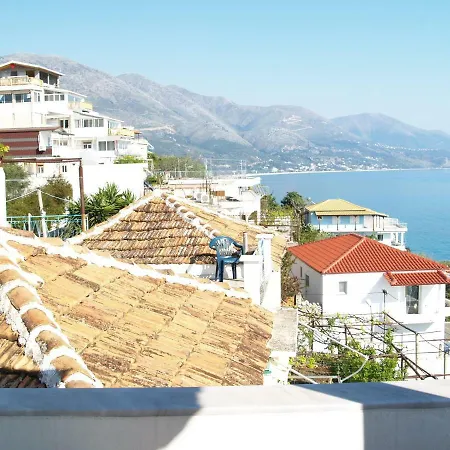Q Bay Guest house *