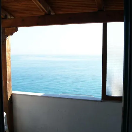 Q Bay Guest house