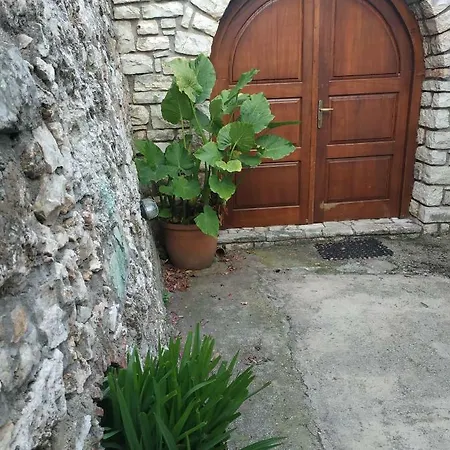 Q Bay Guest house