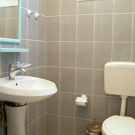 Q Bay Guest house