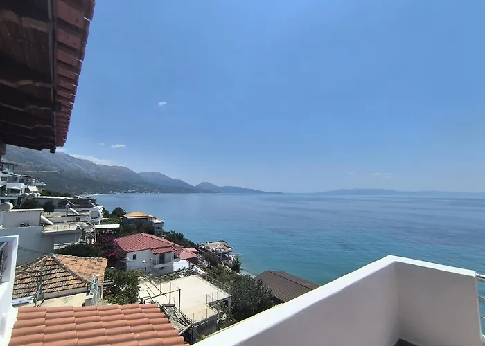 Q Bay Affittacamere Qeparo