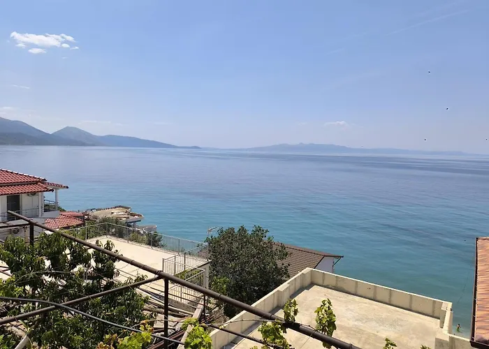 Q Bay Affittacamere Qeparo